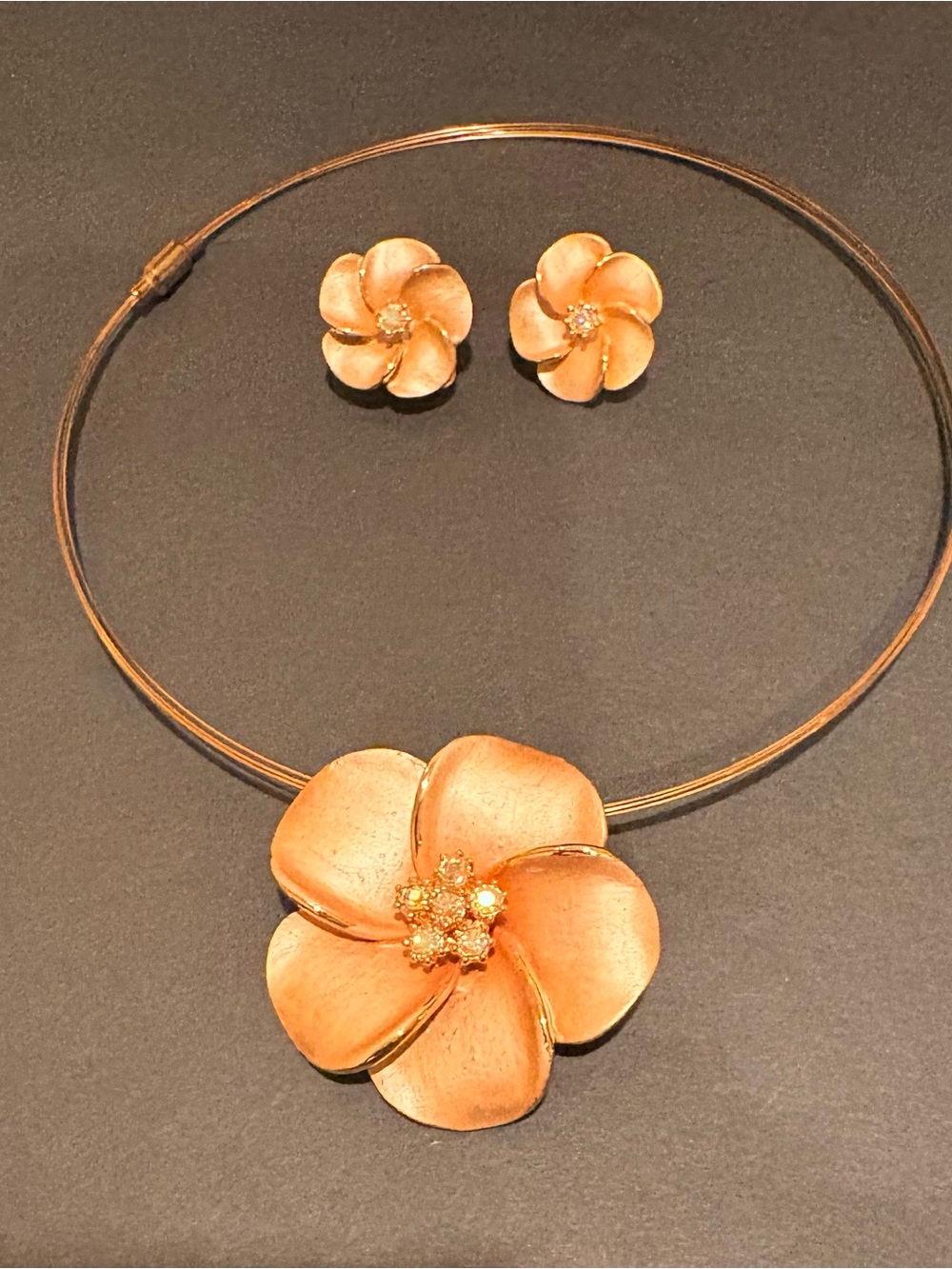 Floral Statement Necklace Brooch & Earrings Set - Gold-Tone Flower NWOT!!